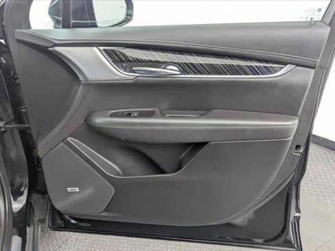 Used 2025 Cadillac XT6 Premium Luxury FWD image 24