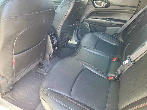 Used 2025 Jeep Compass Trailhawk AWD/4WD image 11