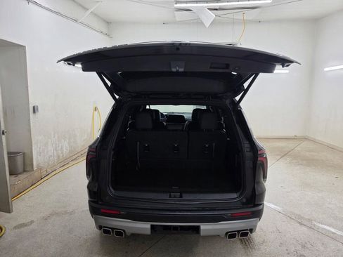 Used 2025 Chevrolet Traverse Z71 AWD/4WD image 6