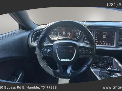 Used 2016 Dodge Challenger R/T RWD image 10