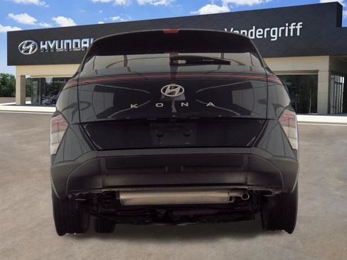 Used 2024 Hyundai Kona SE FWD image 5