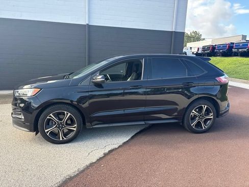 Certified 2019 Ford Edge ST w/ Cold Weather Package AWD/4WD image 3