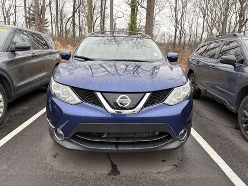 Used 2019 Nissan Rogue Sport SV w/ Technology Package image 2