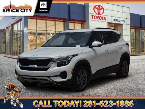 Used 2023 Kia Seltos S w/ Navigation Package FWD image 1