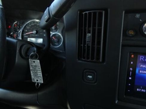 Used 2021 Chevrolet Express 2500 w/ Driver Convenience Package RWD image 28