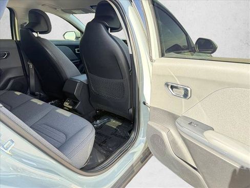 Used 2025 Kia K4 EX FWD image 22