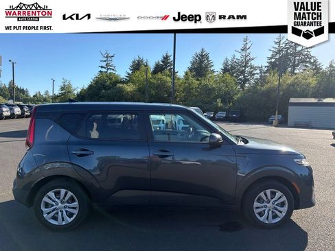 Used 2022 Kia Soul LX FWD image 5