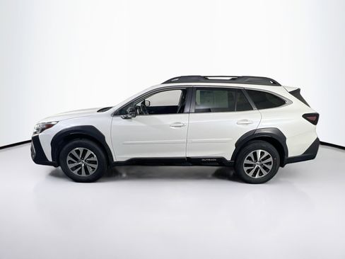 Used 2023 Subaru Outback Premium image 8