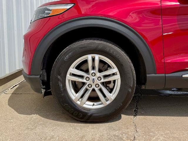 Certified 2023 Ford Explorer XLT w/ Equipment Group 202A AWD/4WD image 39
