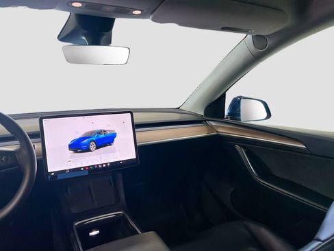 Used 2022 Tesla Model Y Long Range AWD/4WD image 22