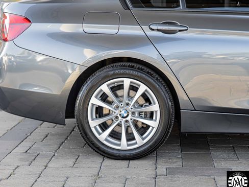 Used 2017 BMW 320i xDrive Sedan image 10