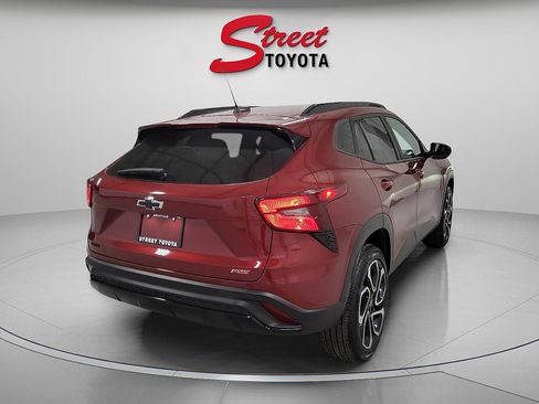 Used 2025 Chevrolet Trax RS w/ Driver Confidence Package image 4