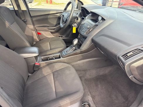 Used 2018 Ford Focus SE image 12