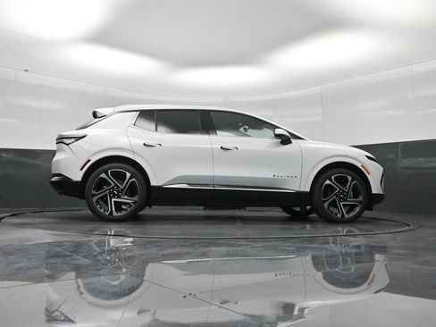 New 2026 Chevrolet Equinox EV LT image 25