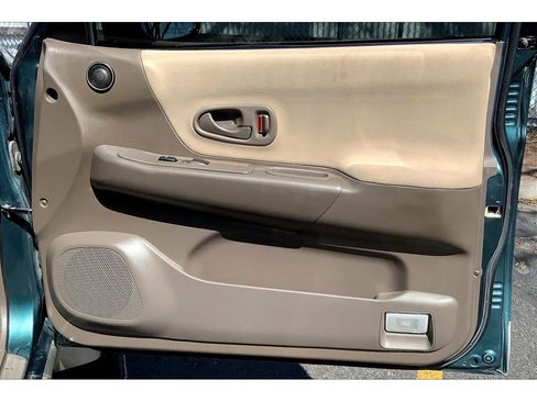 Used 2004 Mitsubishi Montero Sport XLS image 24