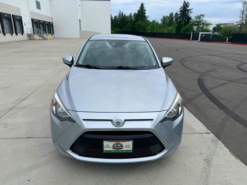 Used 2017 Toyota Yaris iA FWD image 8