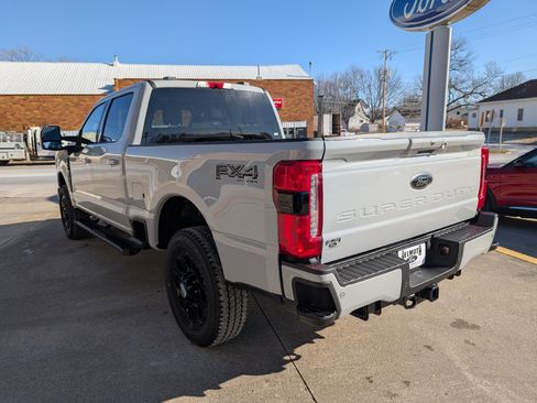 New 2026 Ford F250 Lariat w/ Black Appearance Package image 7