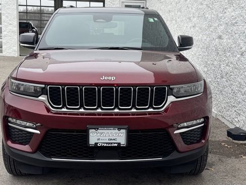 Used 2024 Jeep Grand Cherokee Limited image 3