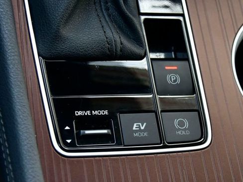 Certified 2023 Toyota Sienna XLE image 25