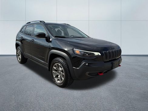 Certified 2023 Jeep Cherokee Trailhawk w/ Premium Leather Package image 9