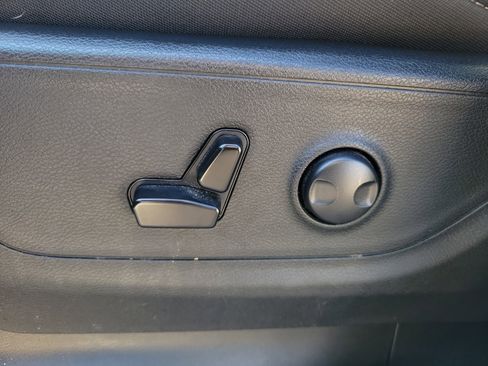 Used 2025 RAM 1500 Big Horn RWD image 13