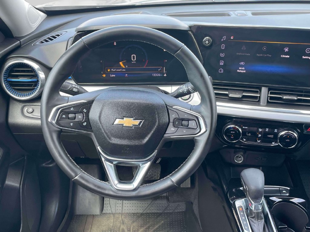 Used 2024 Chevrolet Trax LT w/ Driver Confidence Package FWD image 13