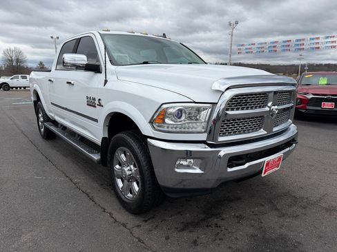Used 2015 RAM 2500 Laramie w/ Convenience Group image 3