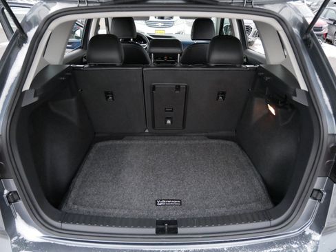 Certified 2022 Volkswagen Taos SE image 18