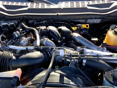 Used 2017 Ford F250 Lariat w/ Lariat Value Package image 32