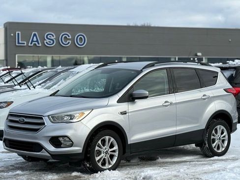 Used 2019 Ford Escape SEL image 1