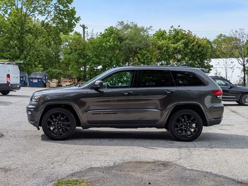 Used 2021 Jeep Grand Cherokee Laredo X AWD/4WD image 9