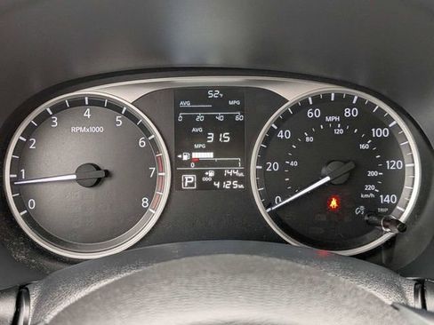 Certified 2025 Nissan Kicks Play S image 22