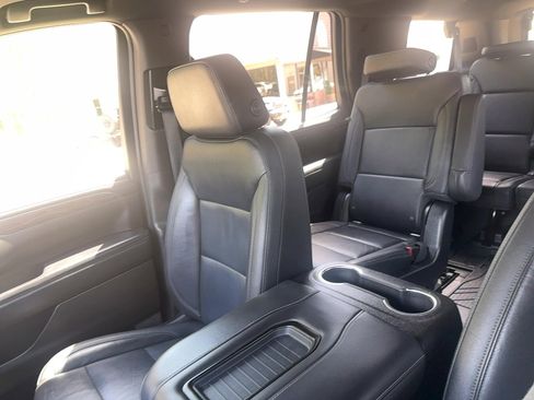 Used 2021 Chevrolet Tahoe Z71 w/ Luxury Package AWD/4WD image 16