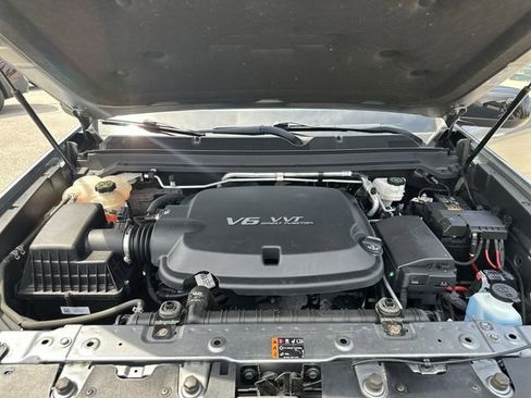Used 2022 Chevrolet Colorado Z71 AWD/4WD image 19