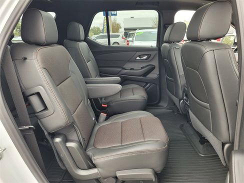 Used 2023 Chevrolet Traverse High Country image 22