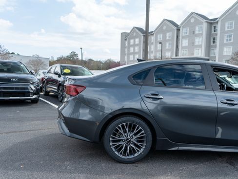 Used 2023 Kia Forte GT-Line w/ GT-Line Technology Package image 9
