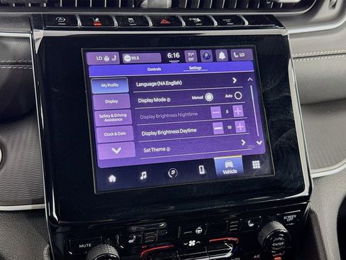 New 2025 Jeep Grand Cherokee L Laredo image 39