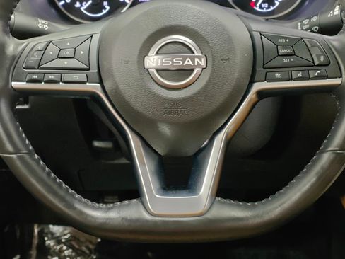 Used 2025 Nissan Sentra SV w/ SV Premium Package FWD image 5