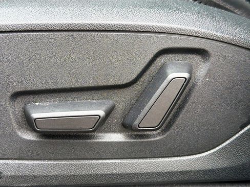 Used 2023 Audi Q3 2.0T Premium Plus AWD/4WD image 23