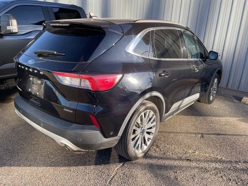 Used 2020 Ford Escape Titanium image 6