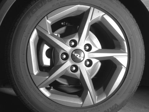 Used 2025 Kia K4 LXS image 21