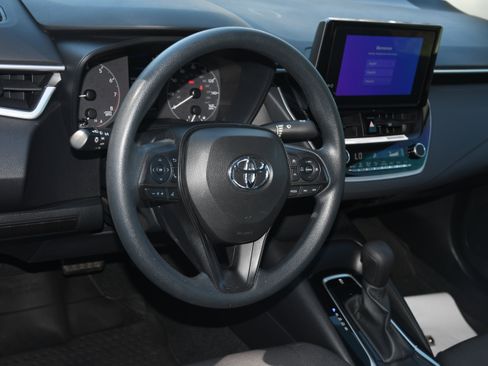 Used 2024 Toyota Corolla LE w/ LE Convenience Package image 8