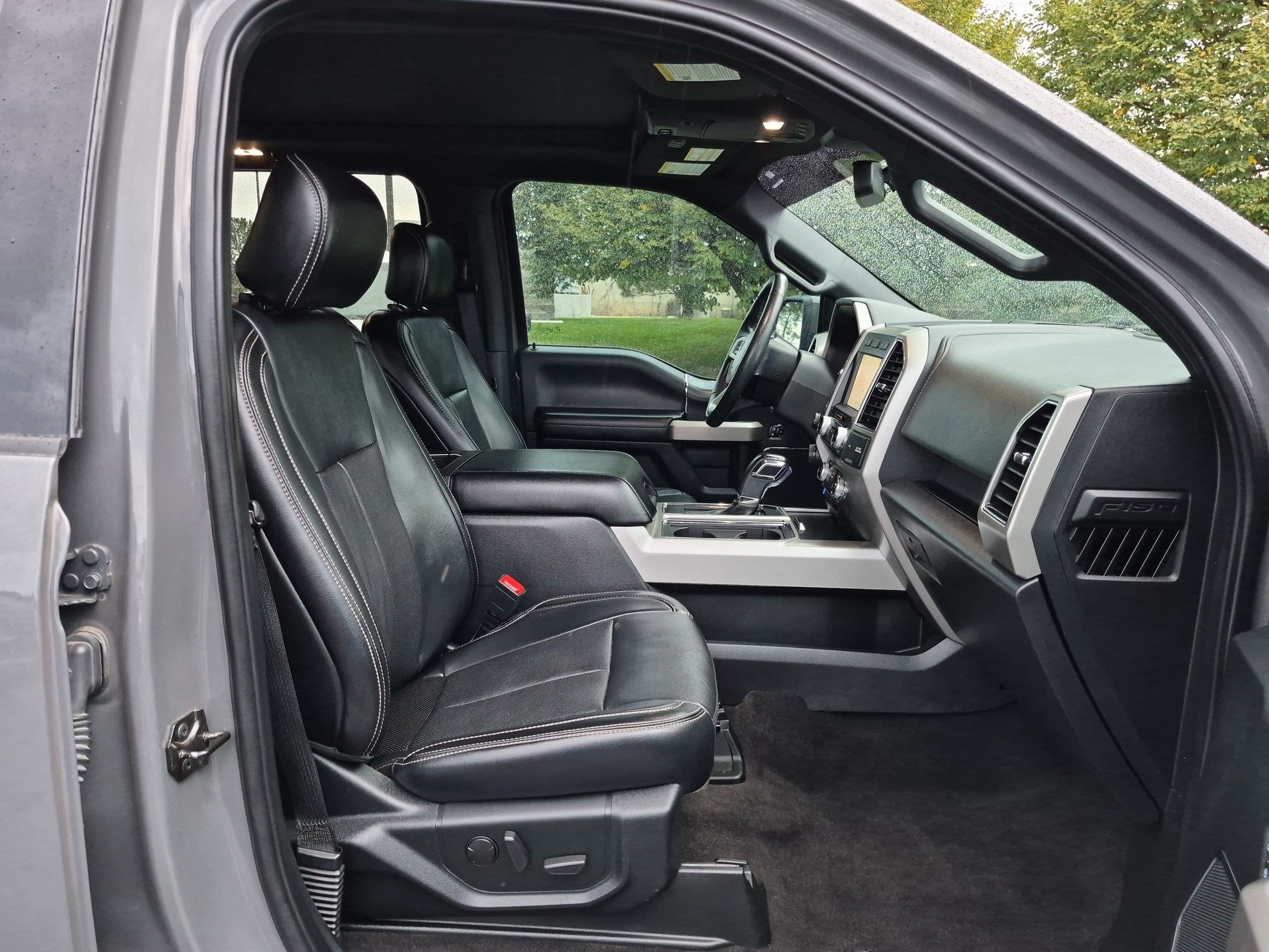 Used 2020 Ford F150 Lariat w/ Equipment Group 502A Luxury AWD/4WD image 34