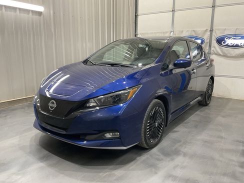 Used 2025 Nissan Leaf SV Plus image 3