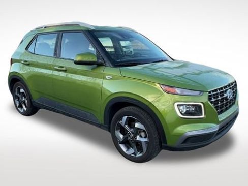 Used 2020 Hyundai Venue SEL w/ Convenience + Premium Package image 2