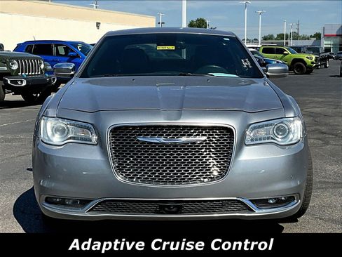 Used 2015 Chrysler 300 C Platinum w/ Light Group RWD image 2