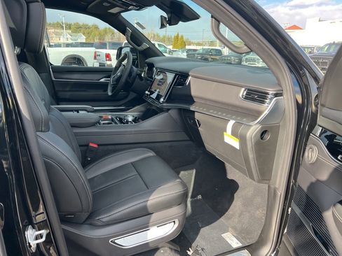 New 2026 Jeep Grand Wagoneer Summit image 11