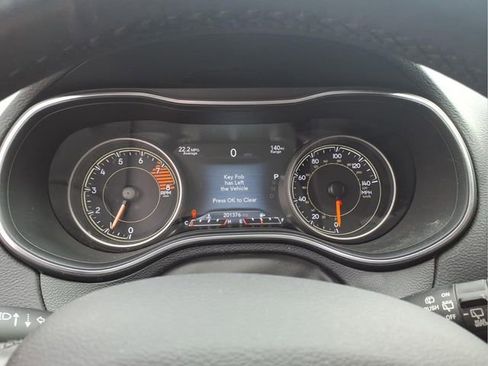 Used 2019 Jeep Cherokee Trailhawk w/ Comfort/Convenience Group image 16