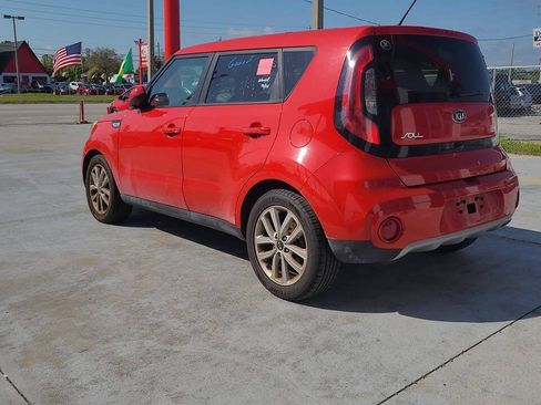 Used 2019 Kia Soul + FWD image 6