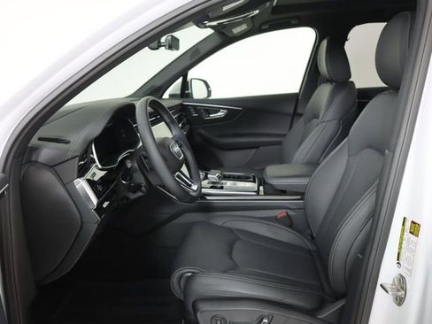 Used 2025 Audi Q7 3.0T Prestige w/ Prestige Package image 12